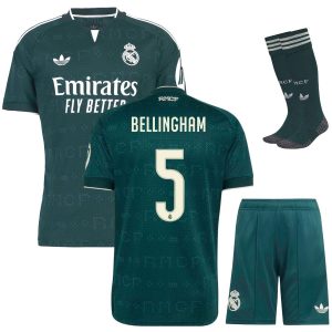 Equipación visitante infantil del Real Madrid 2026/2027 Bellingham